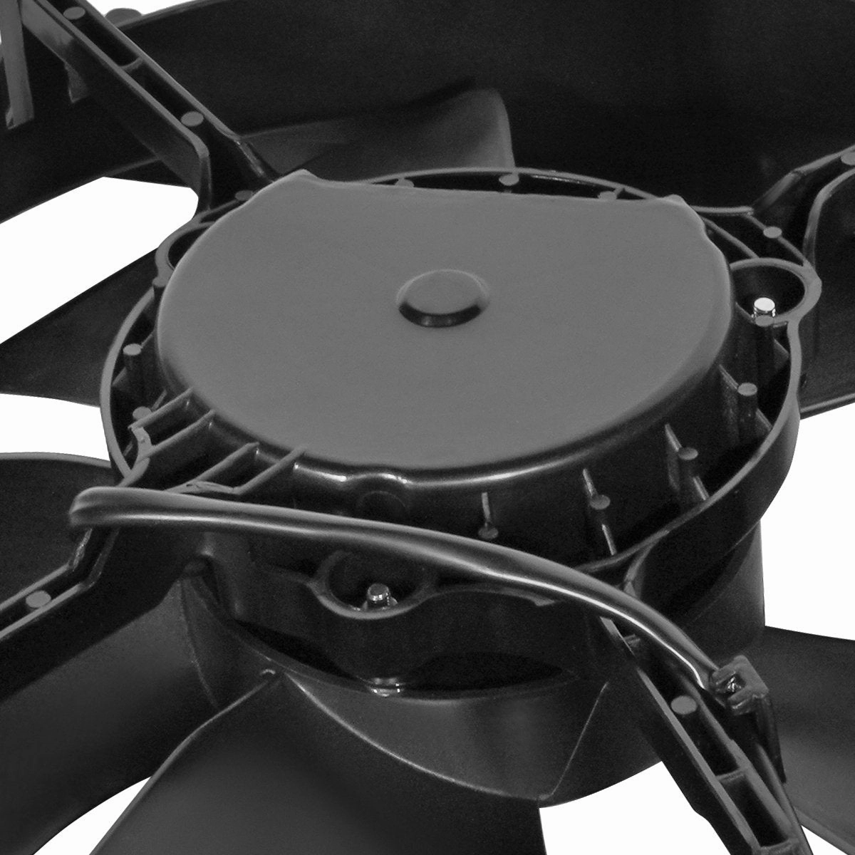 04-08 Suzuki Forenza Reno Radiator Cooling Fan Assembly - SZ3117100