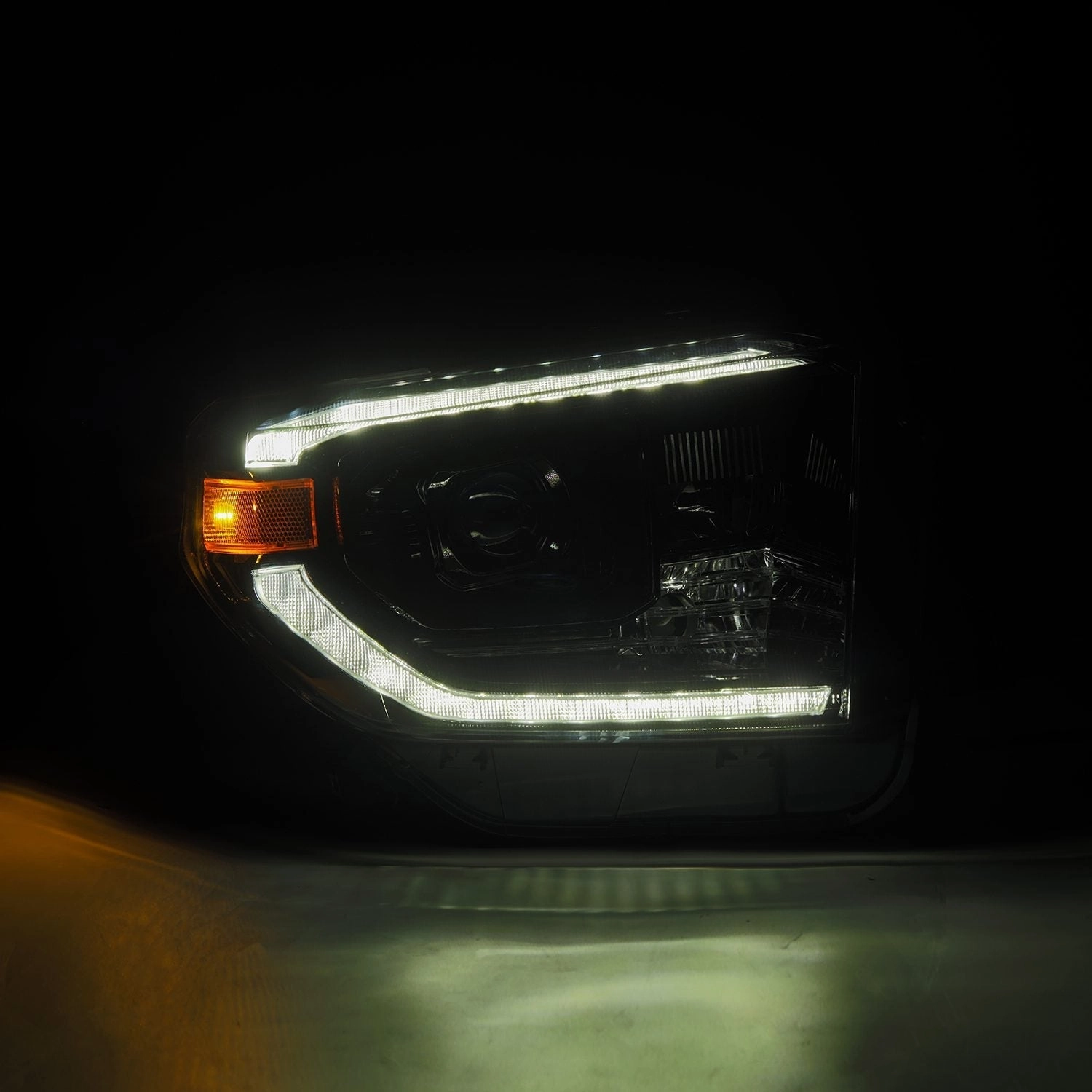 14-21 Toyota Tundra MK II LUXX-Series LED Projector Headlights Alpha-Black