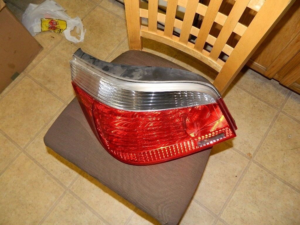 2004-2007 BMW 525i 530i 545i 550i TAIL LIGHT LAMP REAR LEFT DRIVER SIDE - OEM