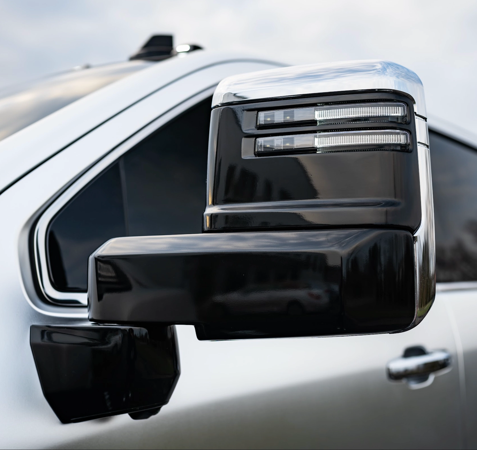 2020-2025 GMC/Chevrolet Sierra/Silverado 2500/3500 Custom OEM Tow Mirrors