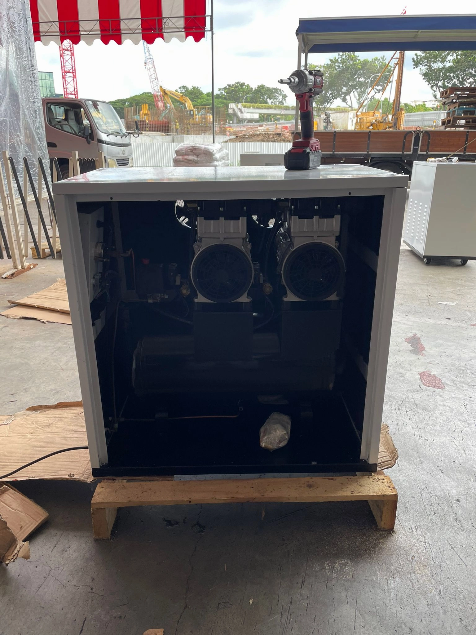 AIRSTRONG 4Hp 50L 240V Oilless & Silent Box Air Compressor For Dental and Laboratory Lab| Model : AS-COF15-4050-ASME