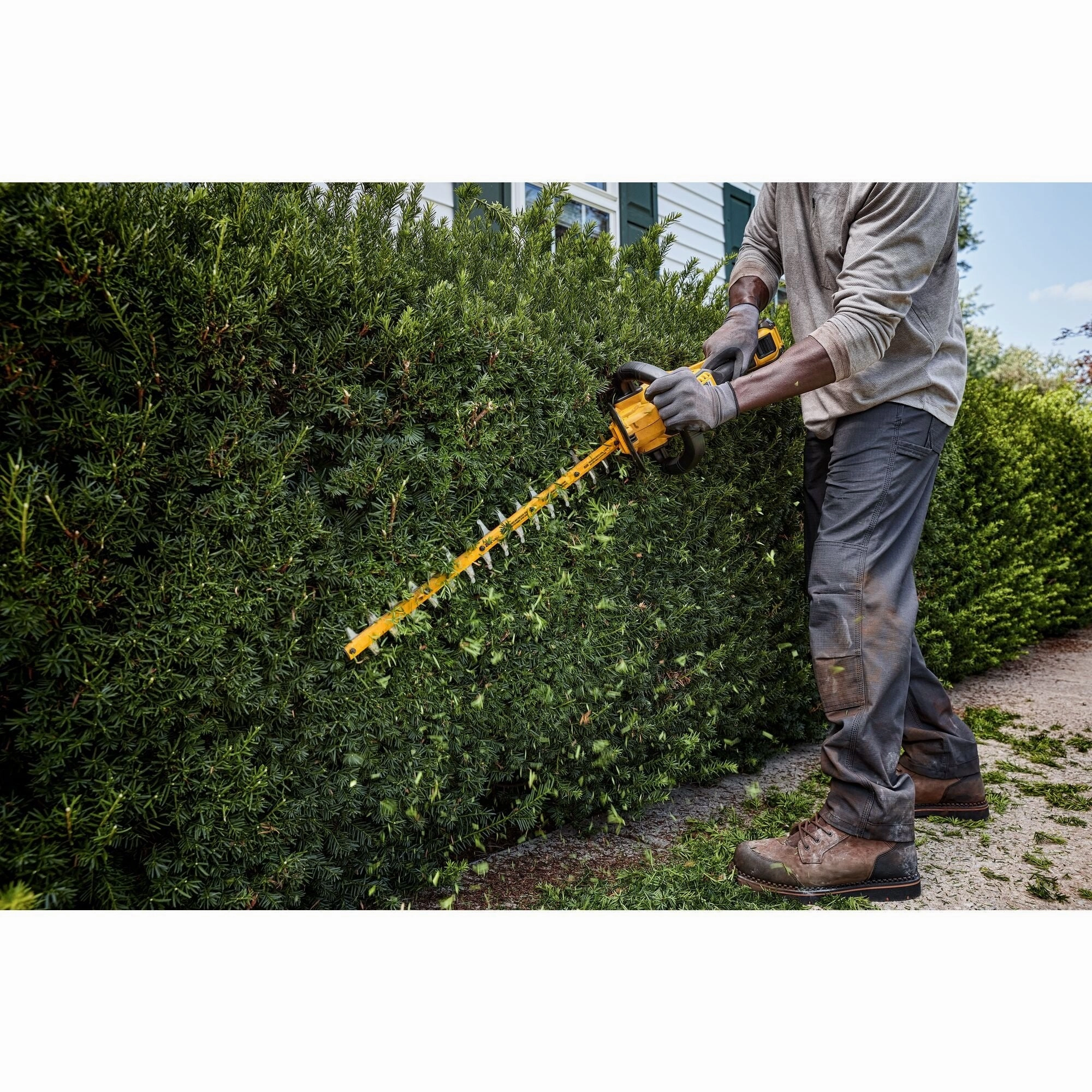 DEWALT DCHT870T1-60V Hedge Trimmer W/ 2Ah Battery