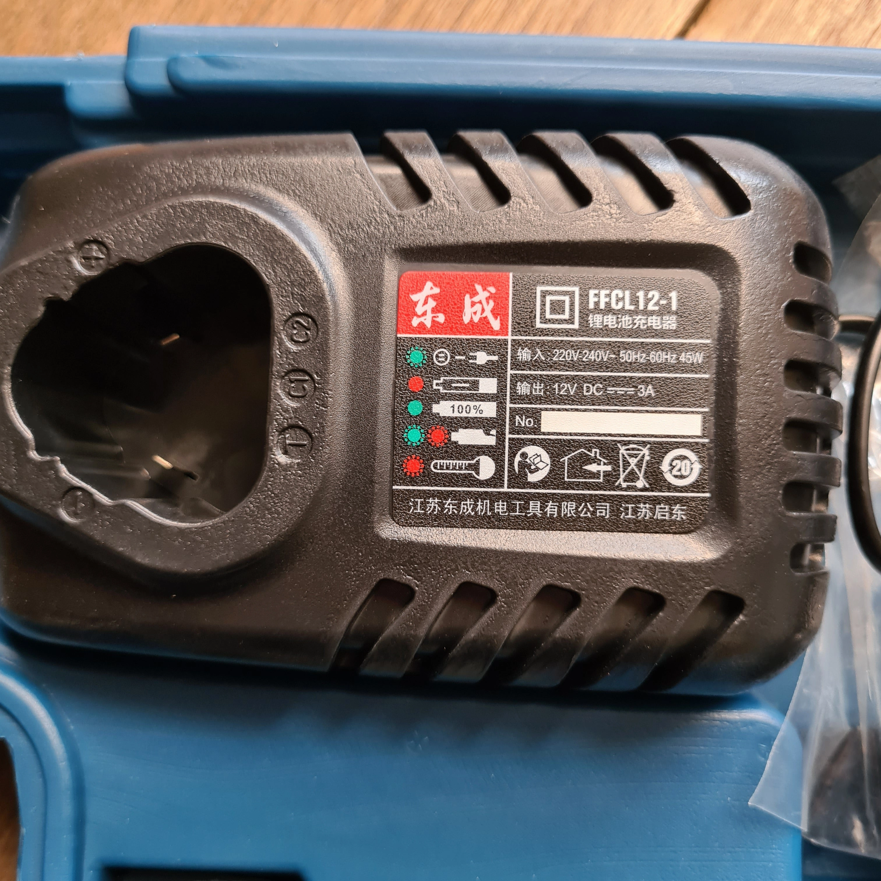 Dong Cheng 12V 2.0Ah Cordless Blind Rivet Gun (NO WARRANTY) | Model : D-DCPM50