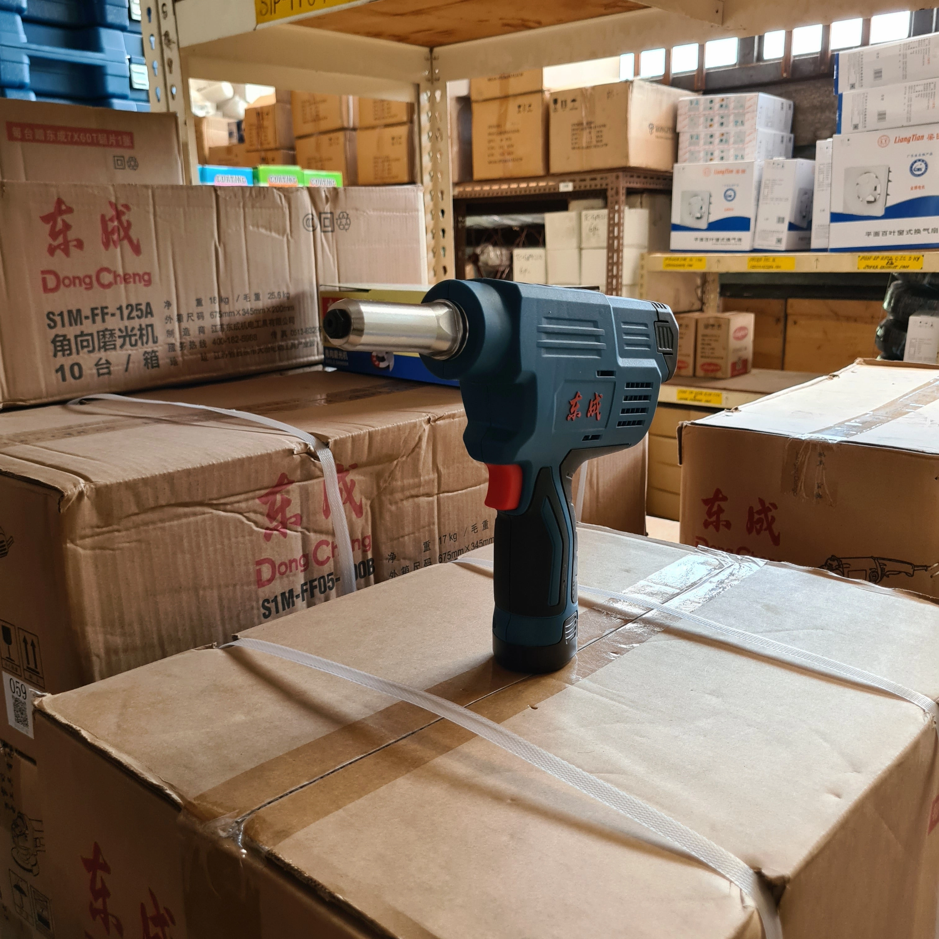Dong Cheng 12V 2.0Ah Cordless Blind Rivet Gun (NO WARRANTY) | Model : D-DCPM50