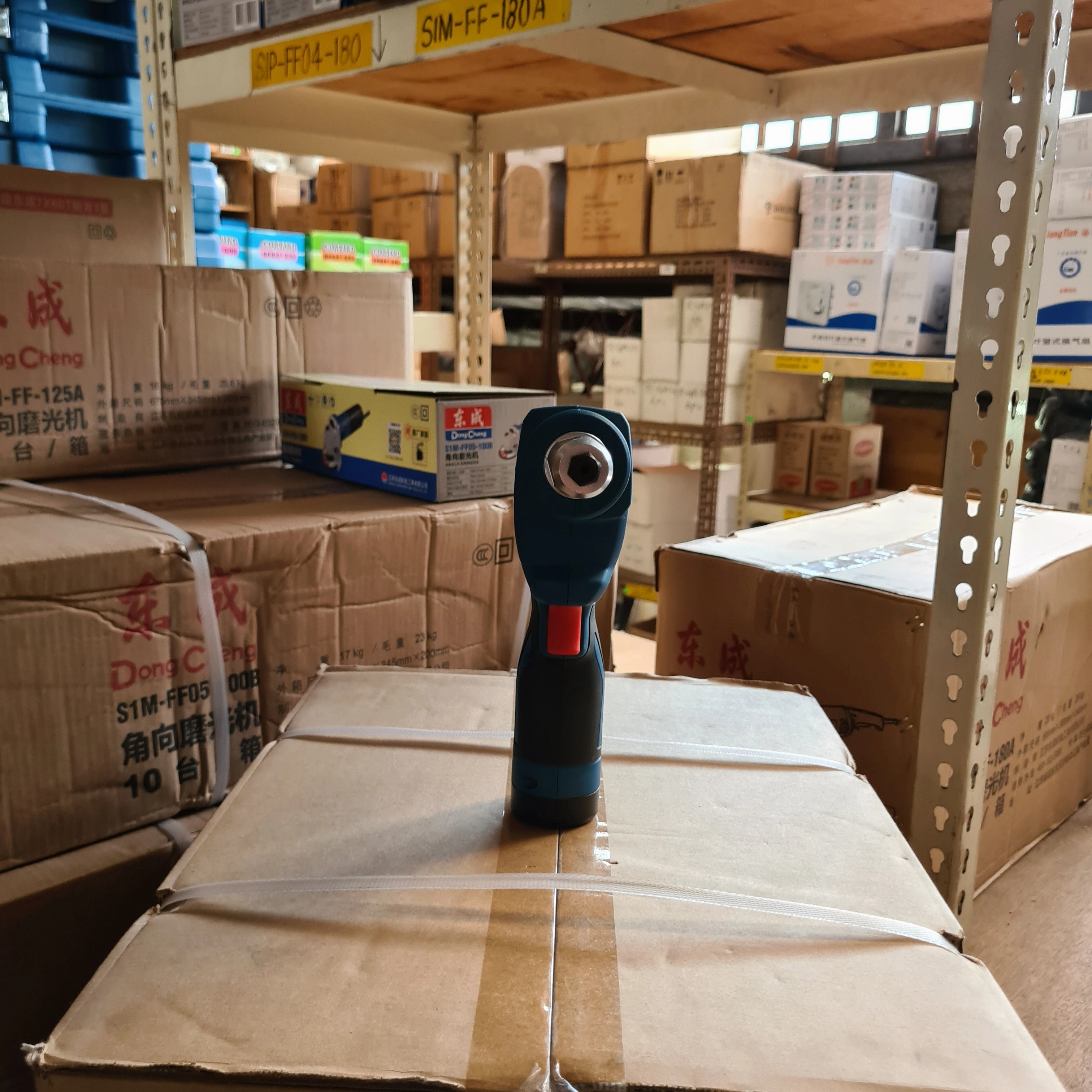 Dong Cheng 12V 2.0Ah Cordless Blind Rivet Gun (NO WARRANTY) | Model : D-DCPM50