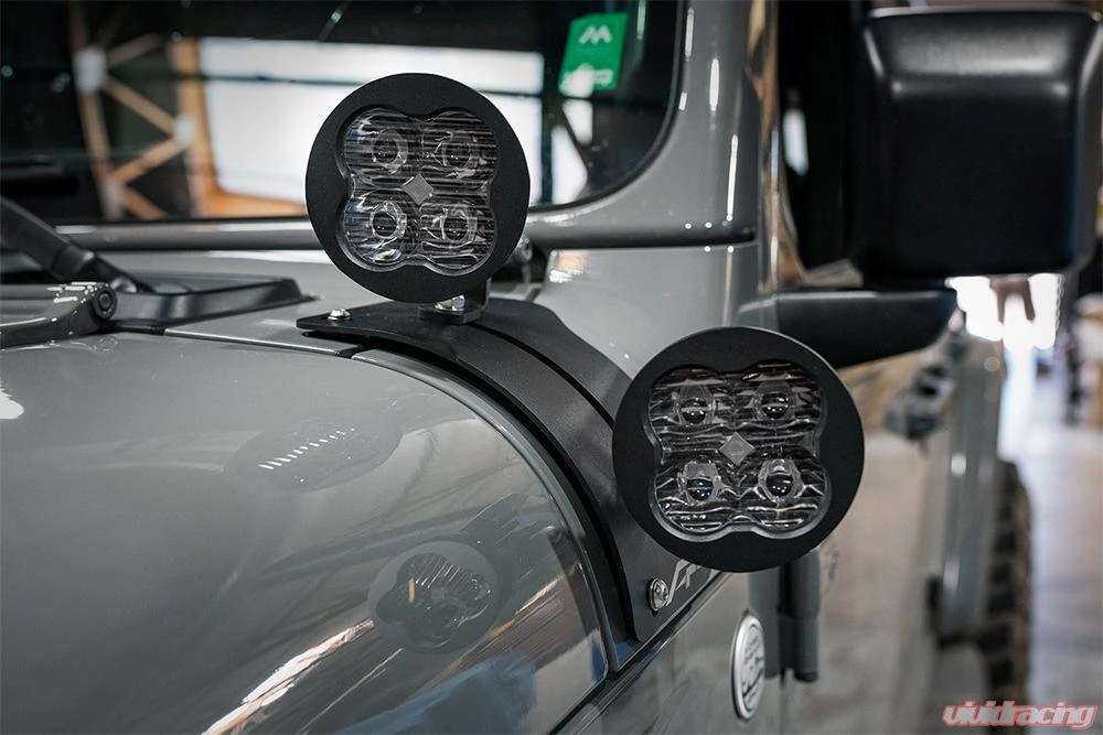 Gladiator JT 2018  A-Pillar Adjustable Light Bracket Kit w/Baja Designs Amber Lens Driving Squadron Pro Series LED VR-JEEP-915-497813