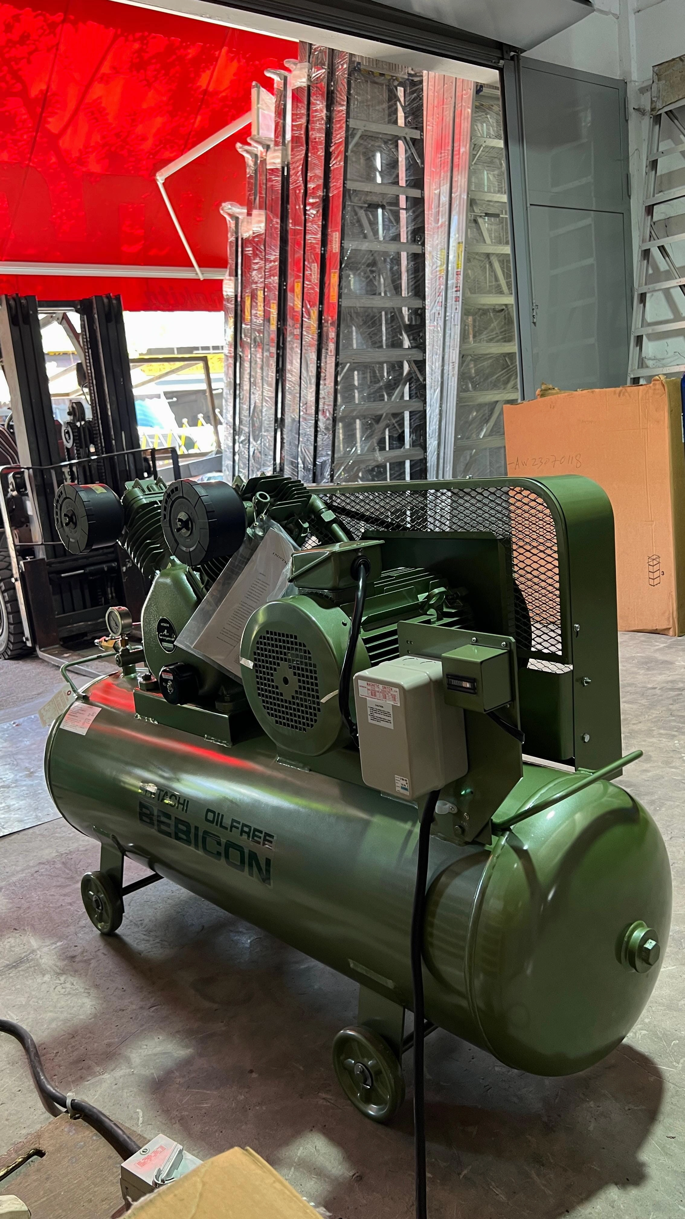 Hitachi Oil Free Air Compressor 10HP 235L 415V (IE3) | Model : 7.5OP-8.5G5A