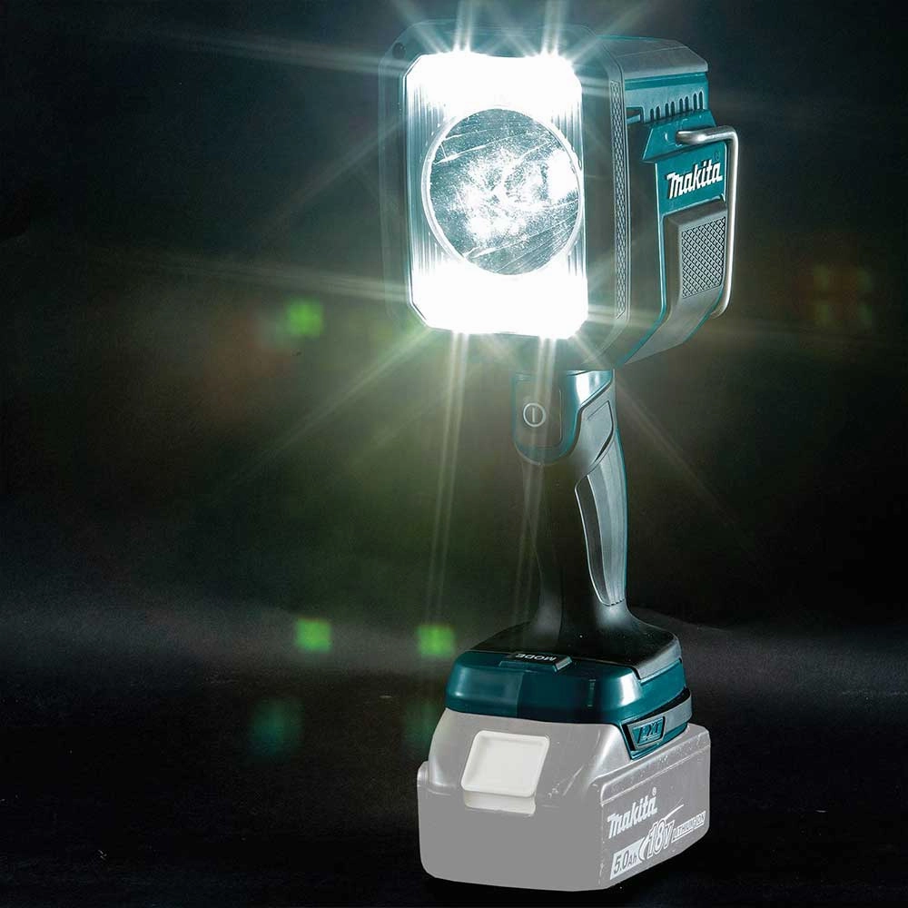 Makita DML812 18V LXT Li-Ion Cordless L.E.D. Flashlight/Spotlight -Bare Tool