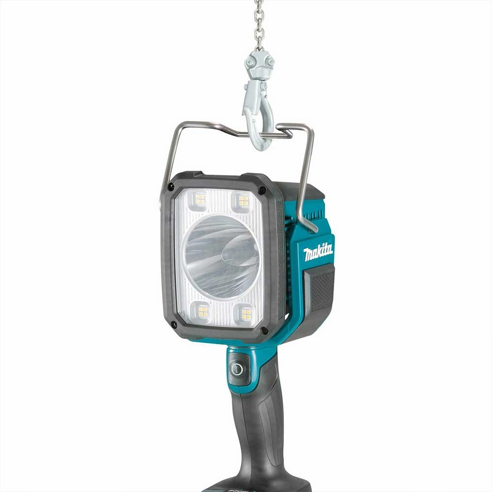 Makita DML812 18V LXT Li-Ion Cordless L.E.D. Flashlight/Spotlight -Bare Tool