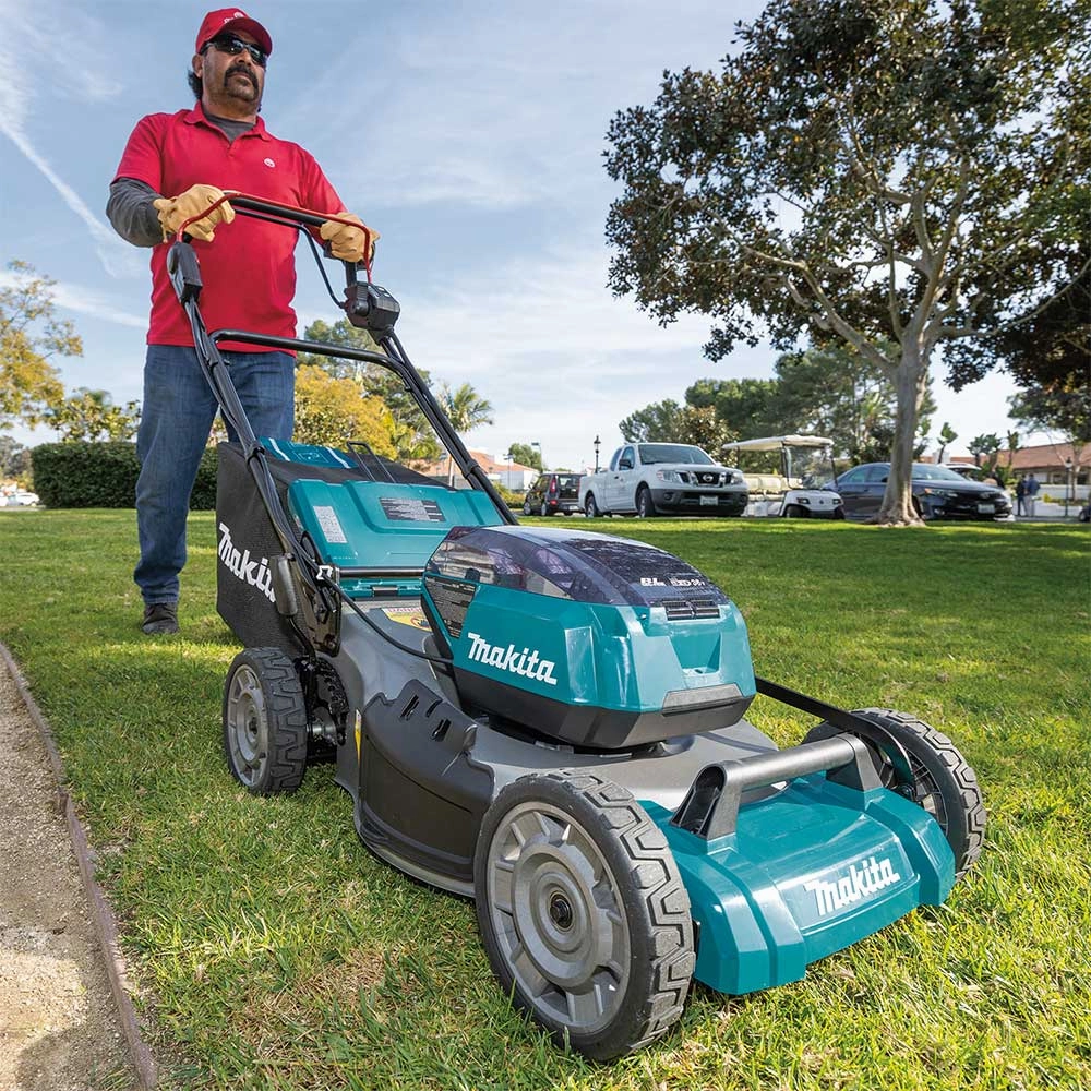 Makita XML08PT1 18V X2 36 LXT 21" Self Propelled Lawn Mower w/ 4 Batteries