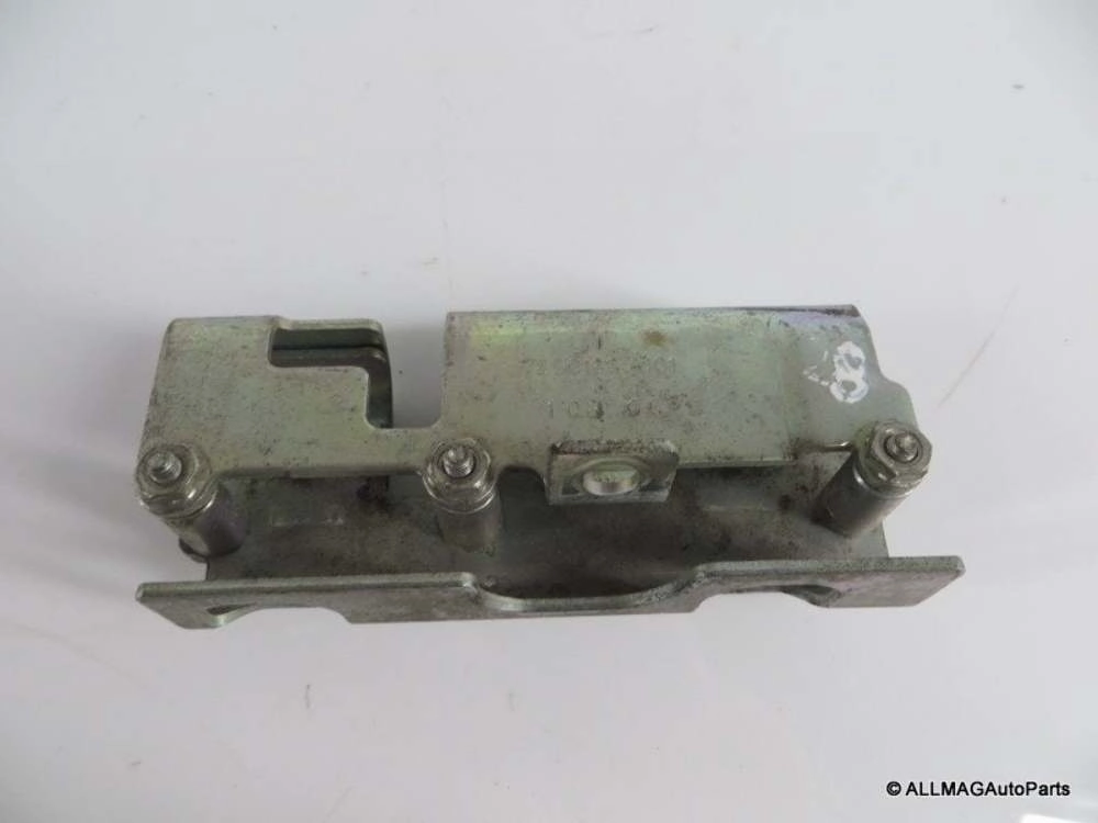 Mini Cooper Fuel Injector Rail Bracket 13537550169 02-08  R50 R52