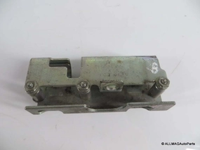 Mini Cooper Fuel Injector Rail Bracket 13537550169 02-08  R50 R52