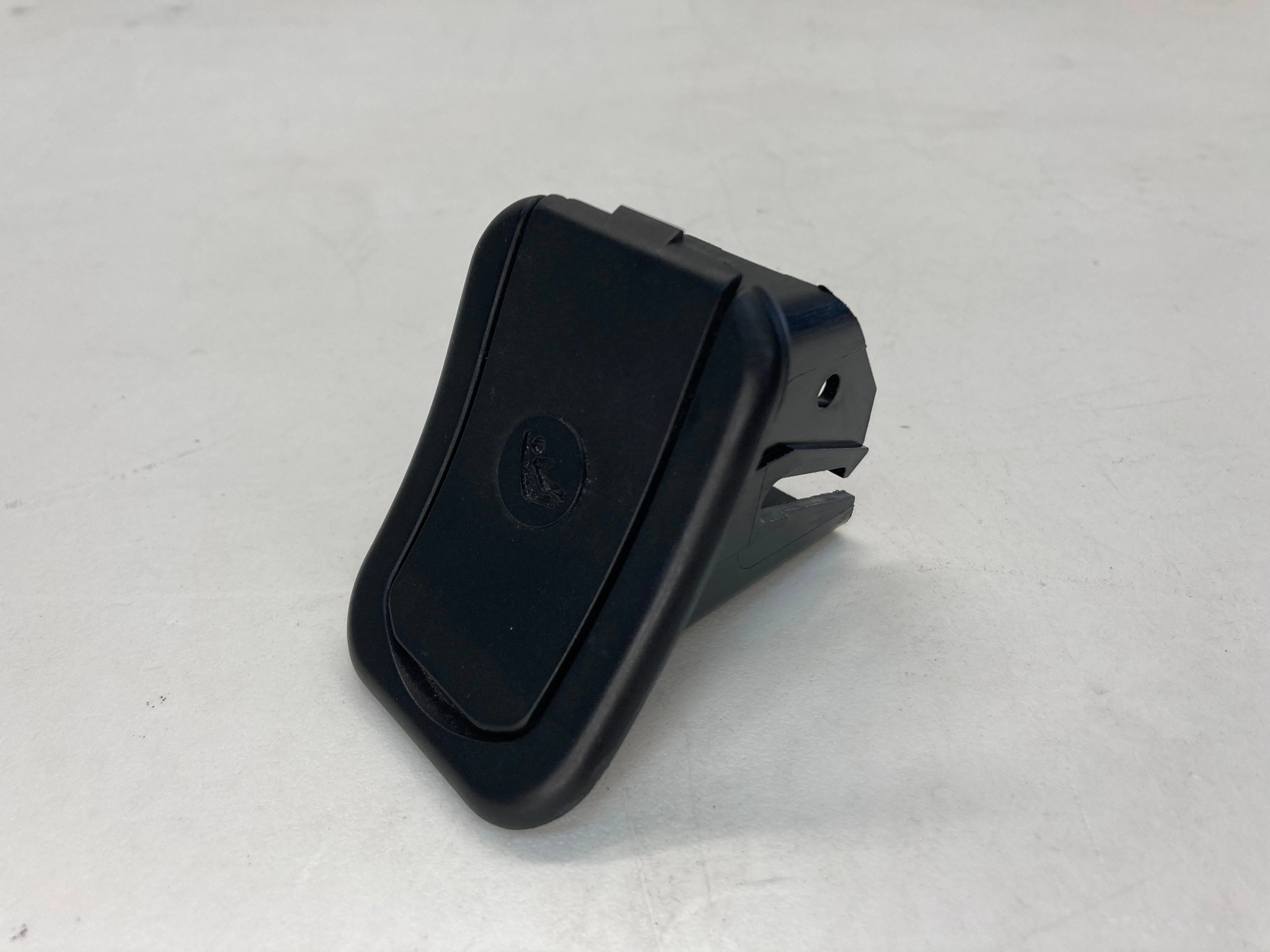Mini Cooper Left Rear Seat Restraint Isofix Cover 52207043173 02-08 R50 R52 R53