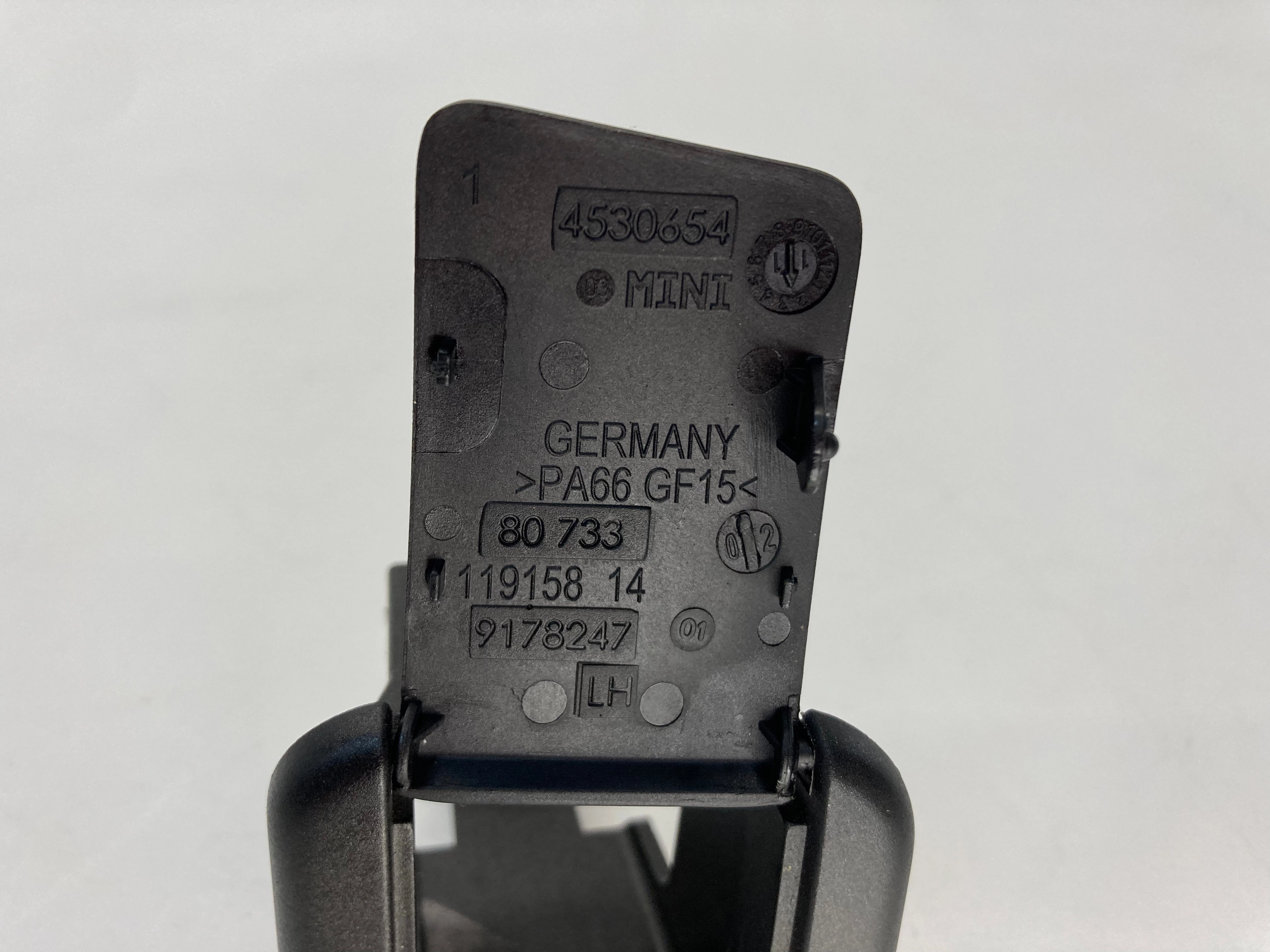 Mini Cooper Left Rear Seat Restraint Isofix Cover 52209178247 07-15 R55 R56 R57