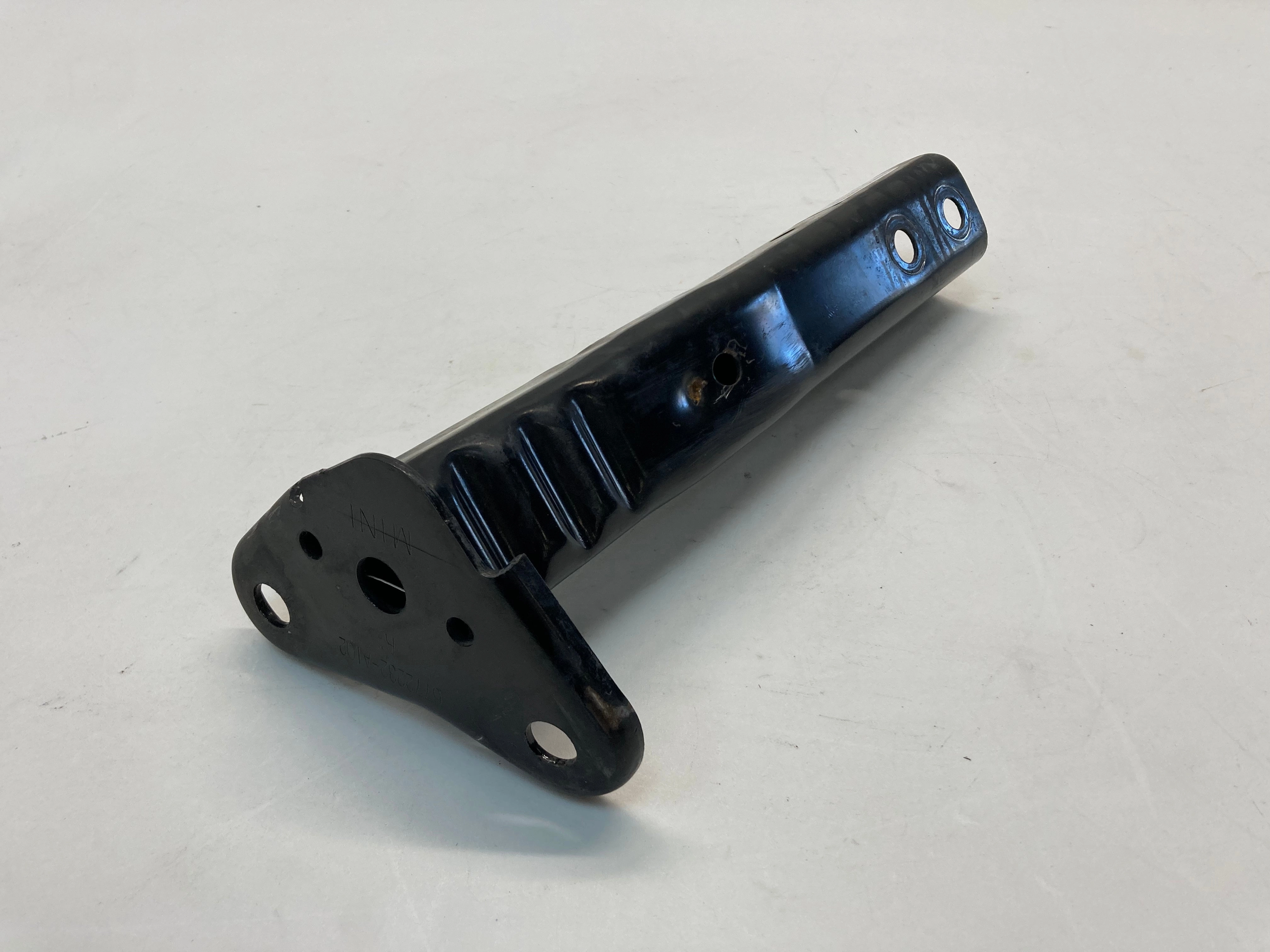 Mini Cooper Right Front Bumper Mount Bracket 31106772232 07-10 R55 R56 R57