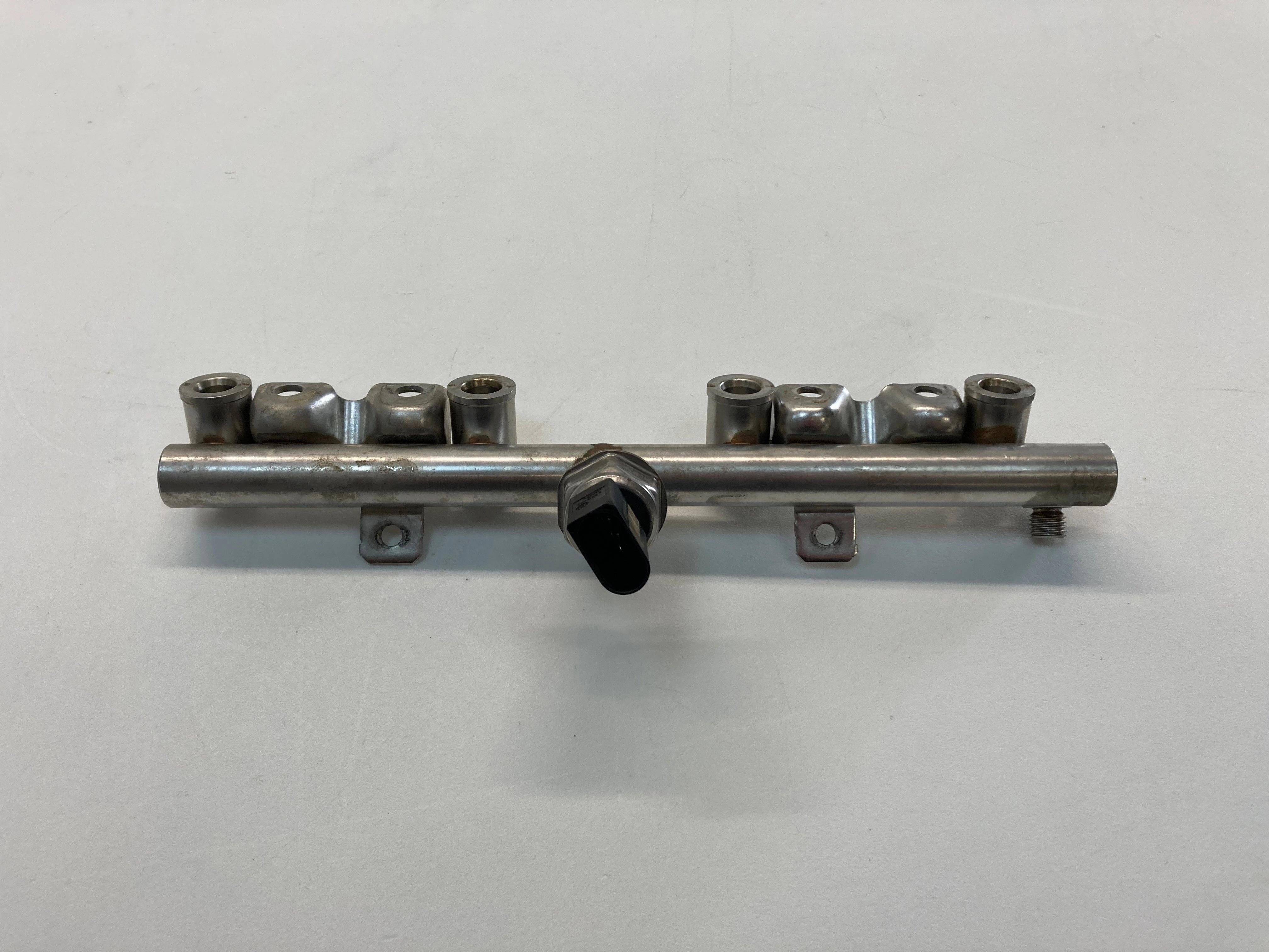 Mini Cooper S JCW Fuel Rail N18 13537592426 11-12 R56 R55 R57