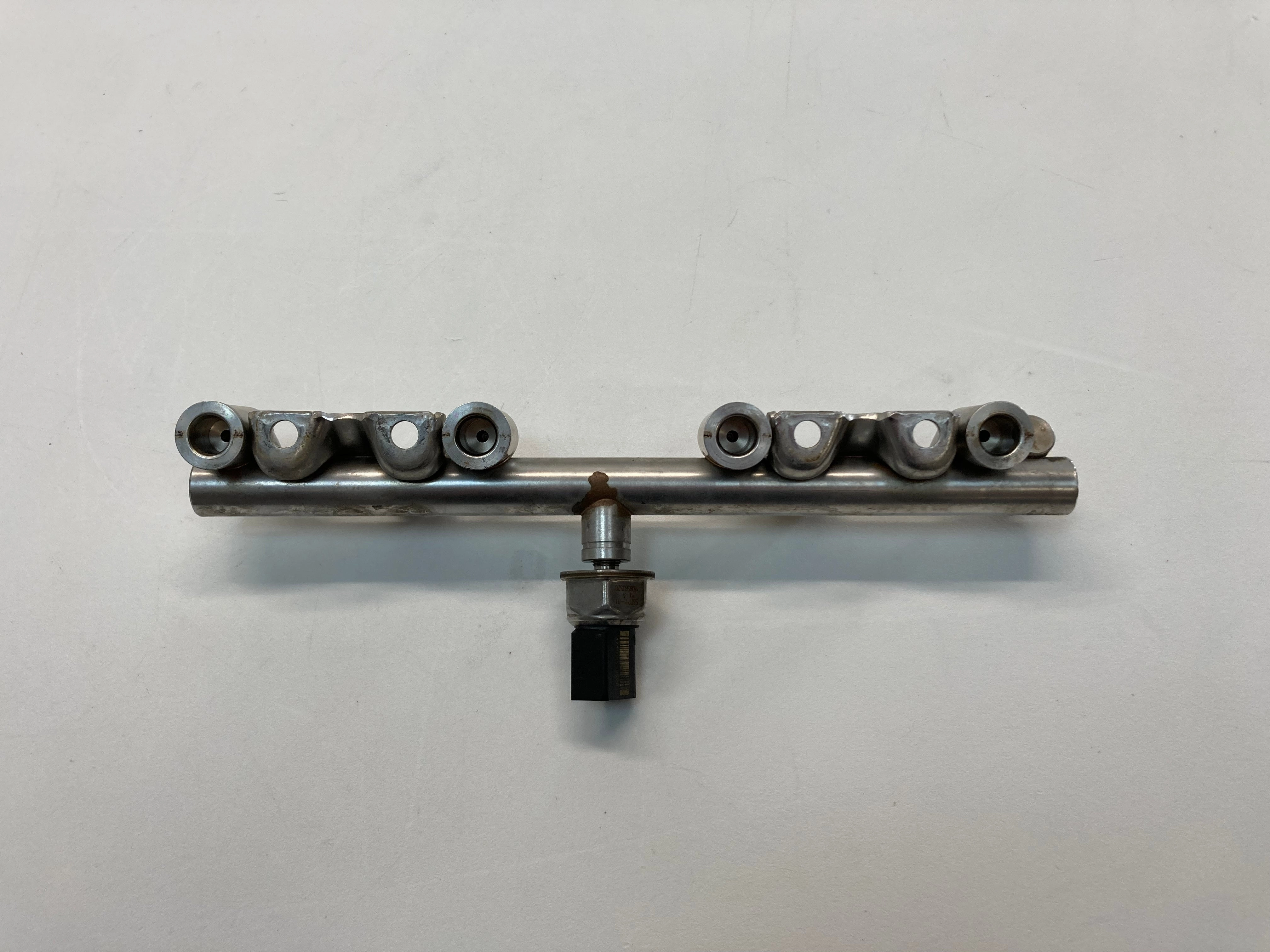 Mini Cooper S JCW Fuel Rail N18 13537592426 11-12 R56 R55 R57