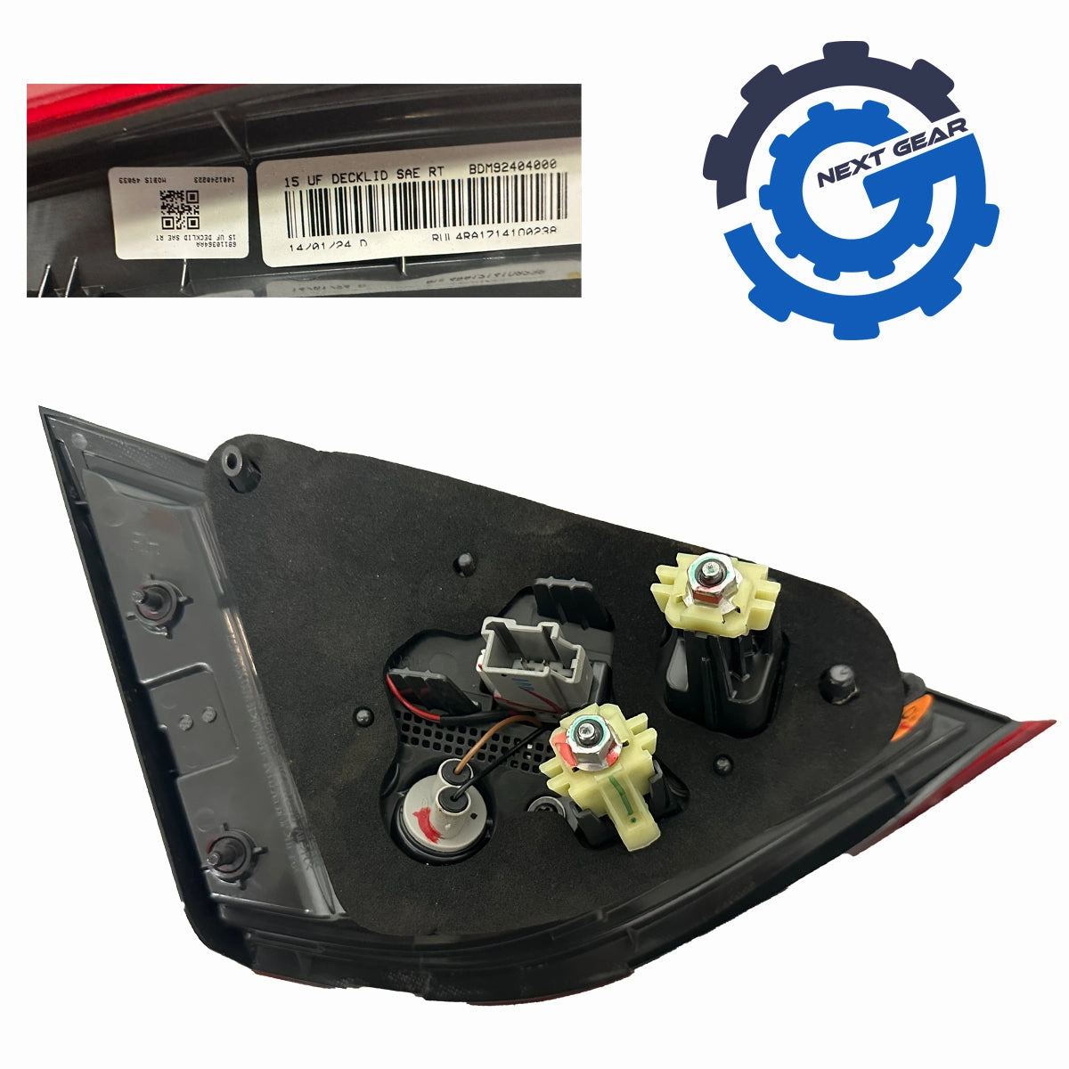 New OEM Mopar Right Inner Tail Light Lamp For 2015-2017 Chrysler 200 68110364AA