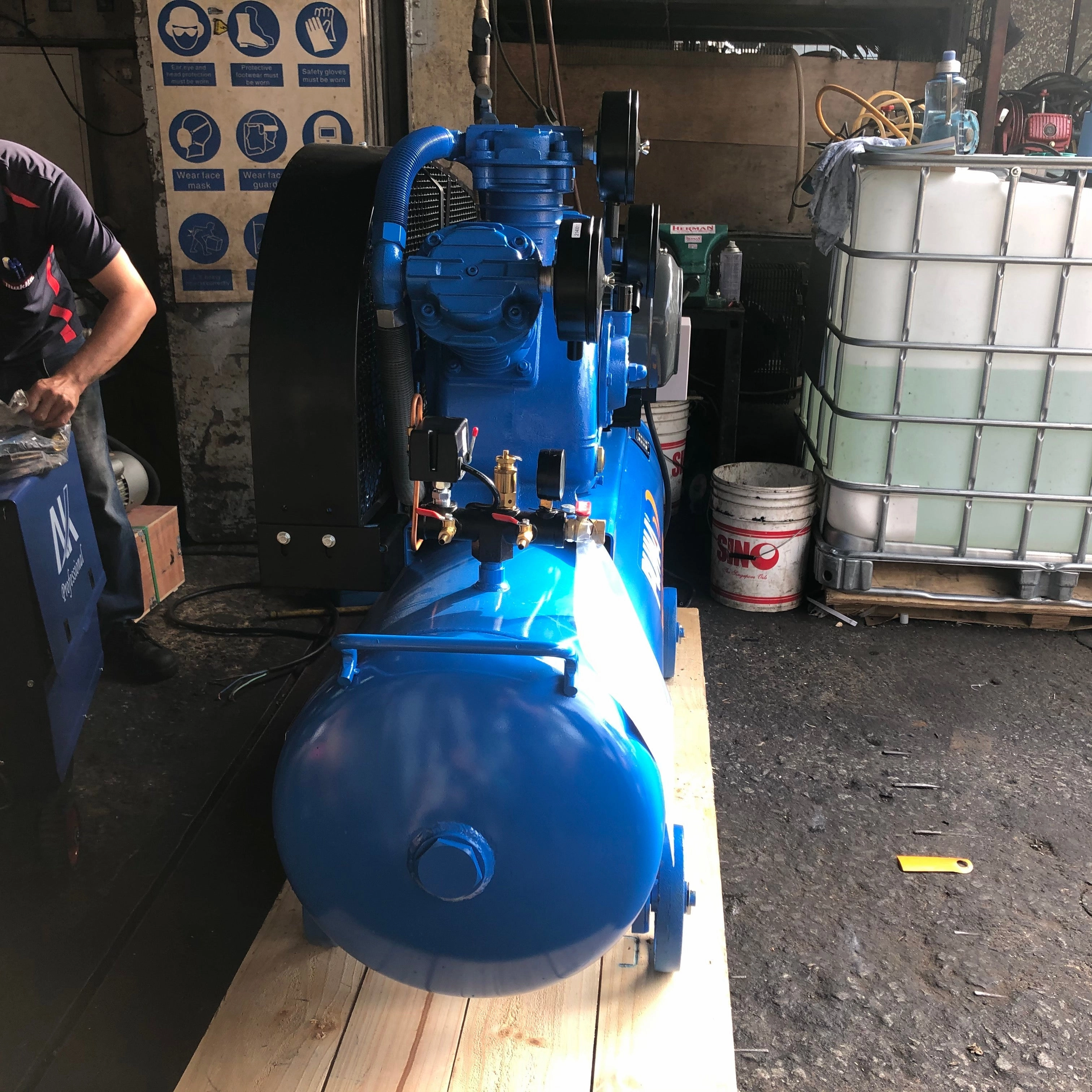 Puma 10Hp 285L 3 Phase 415V 50Hz Piston & Belt Air Compressor Ie3 #Pk10300 | Model : PUMA-PK10300