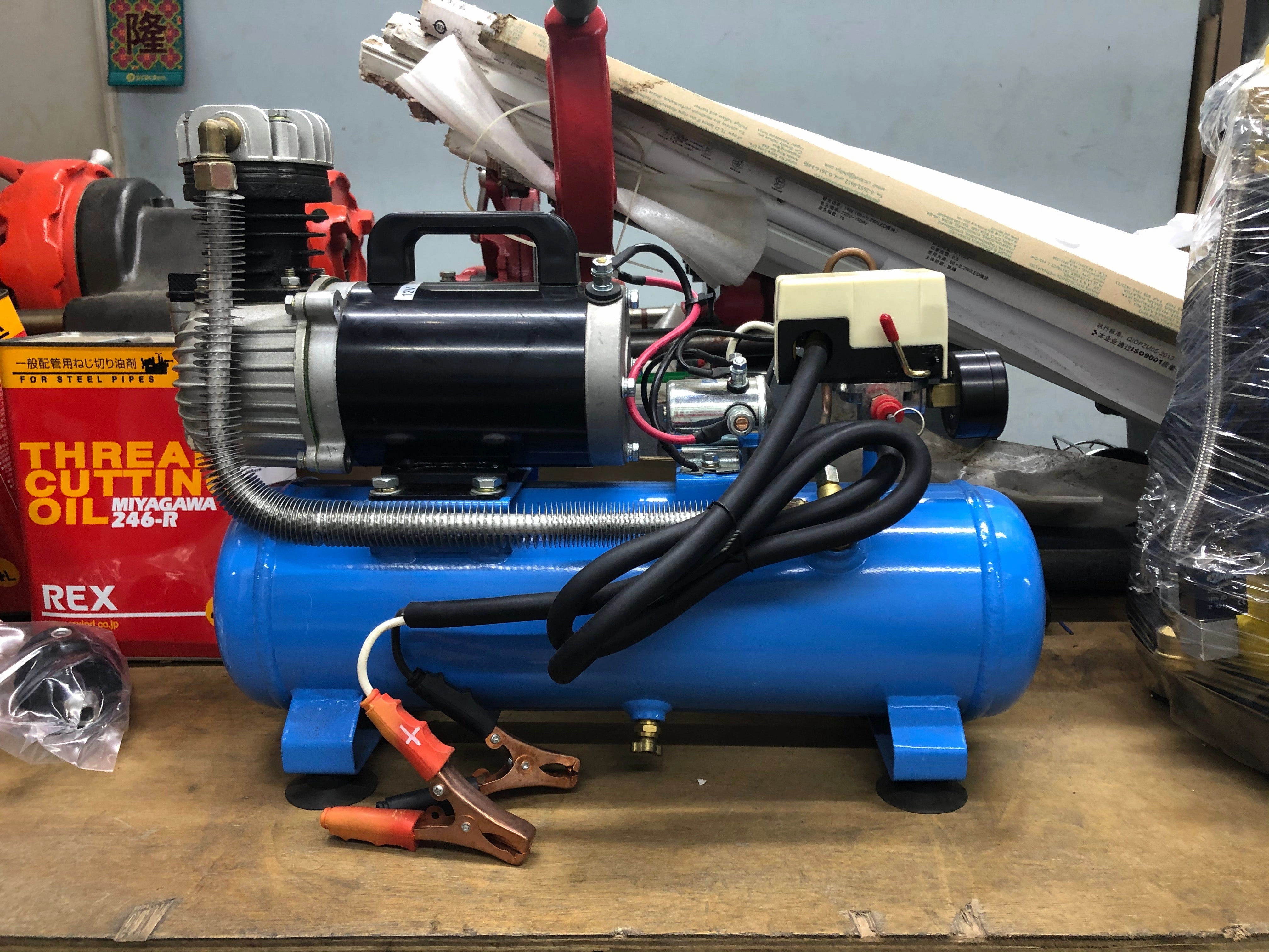 Rambo DC12V 142L/min Air Compressor | Model : DC12V | Tank Sizes : 9L or 25L