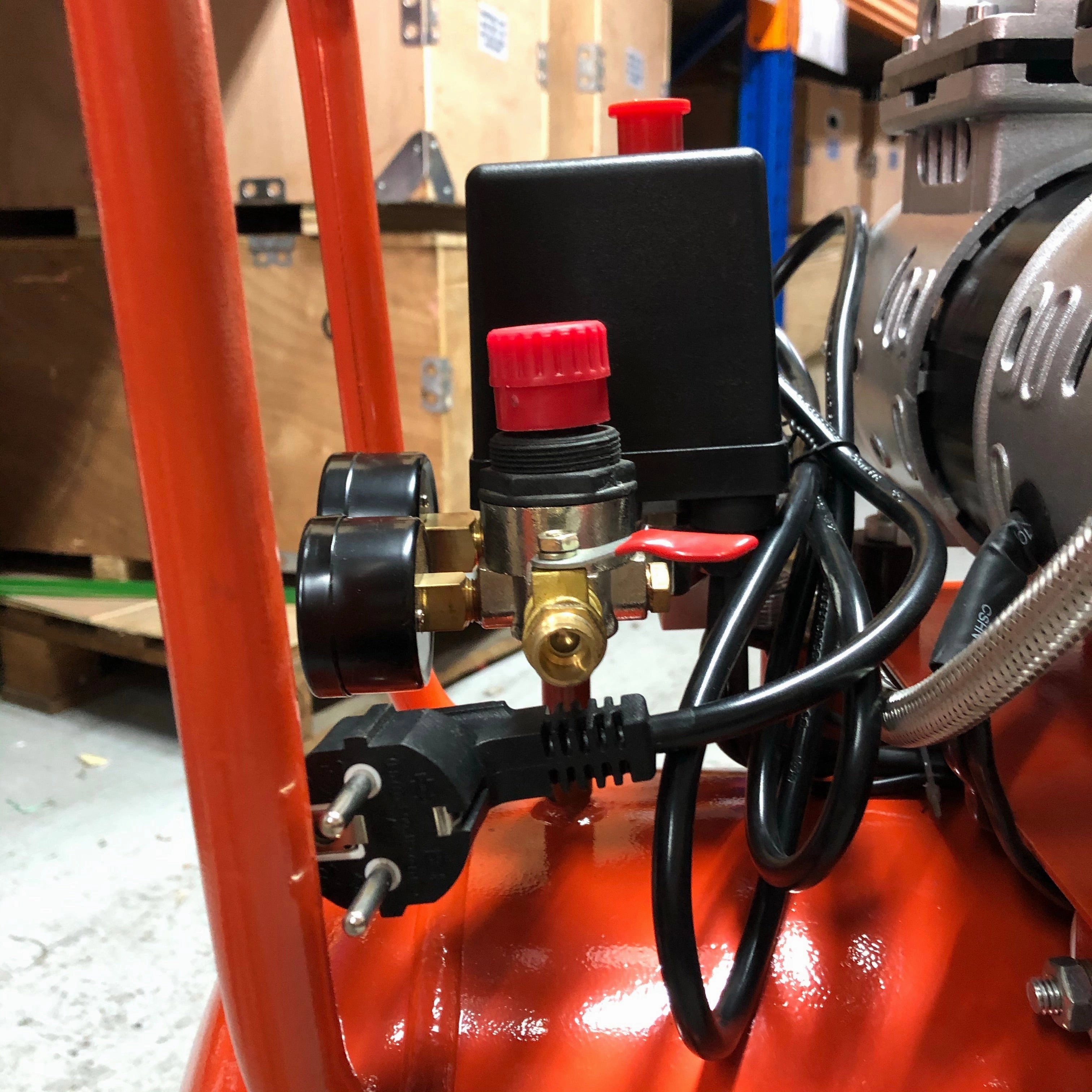 Tiger 3HP 50L 220V Oil Free Air Compressor (FOR EXPORT ONLY) | Model : A-OF-550*2/50L