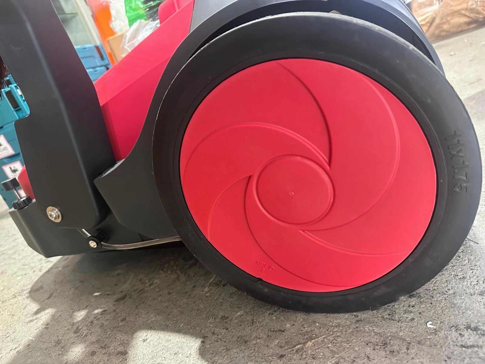 Viper Manual Walk Behind Push Sweeper | Model : PS480
